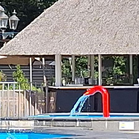 2 Bedroom Fins Chalet Gramsbergen Luaran gambar