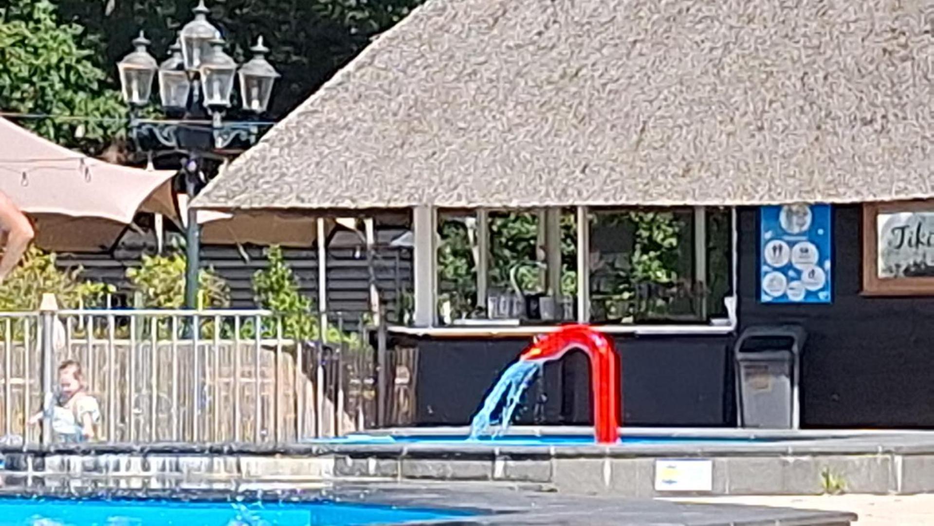2 Bedroom Fins Chalet Gramsbergen Luaran gambar